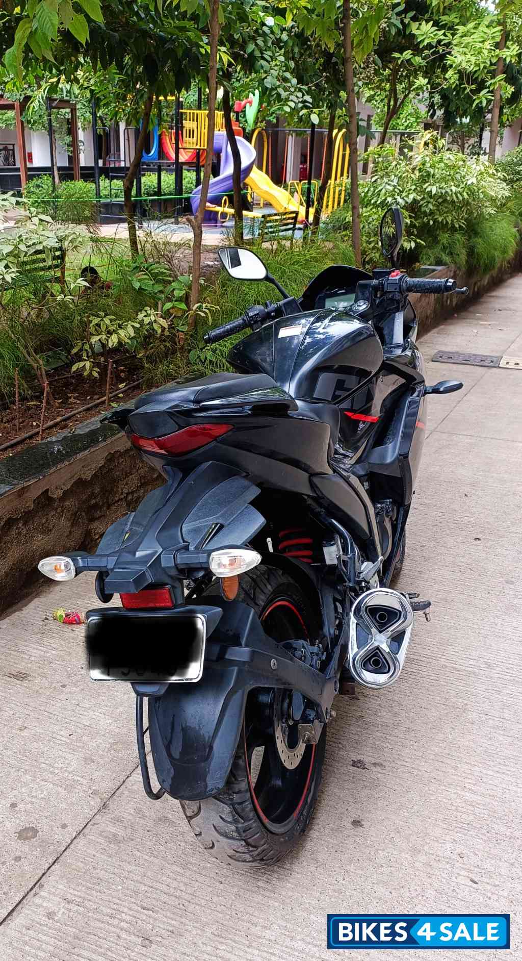Black Suzuki Gixxer SF BS6