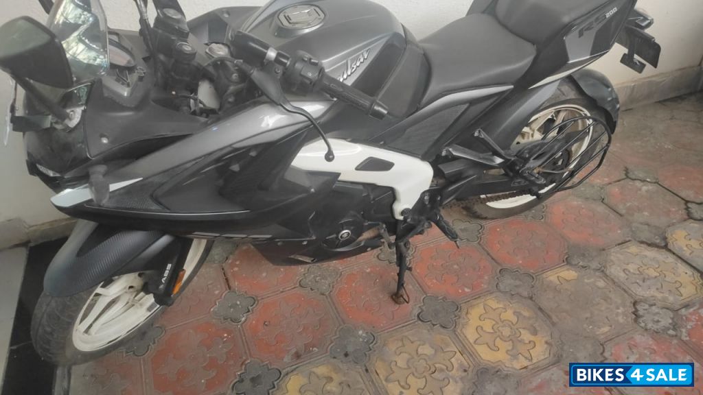 Grey Bajaj Pulsar RS 200 BS6