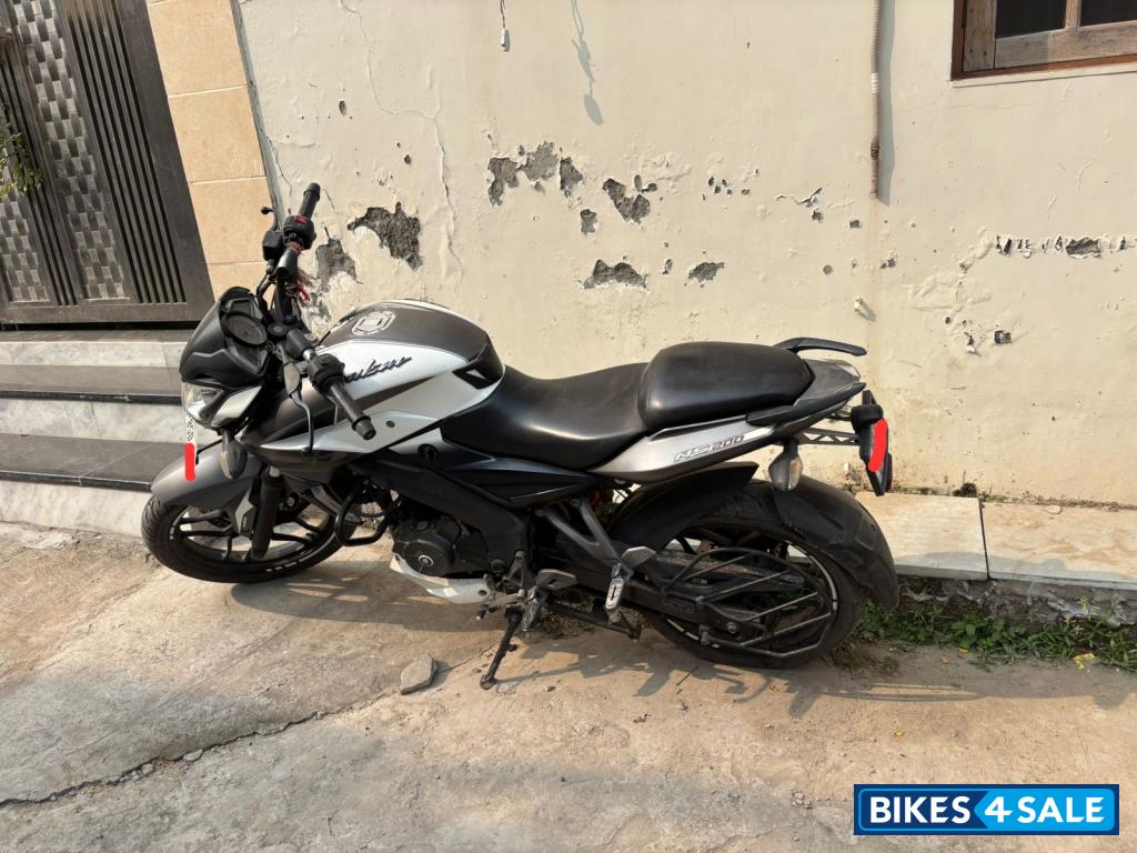 Bajaj Pulsar NS200