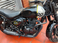 Black Royal Enfield Hunter 350 Metro