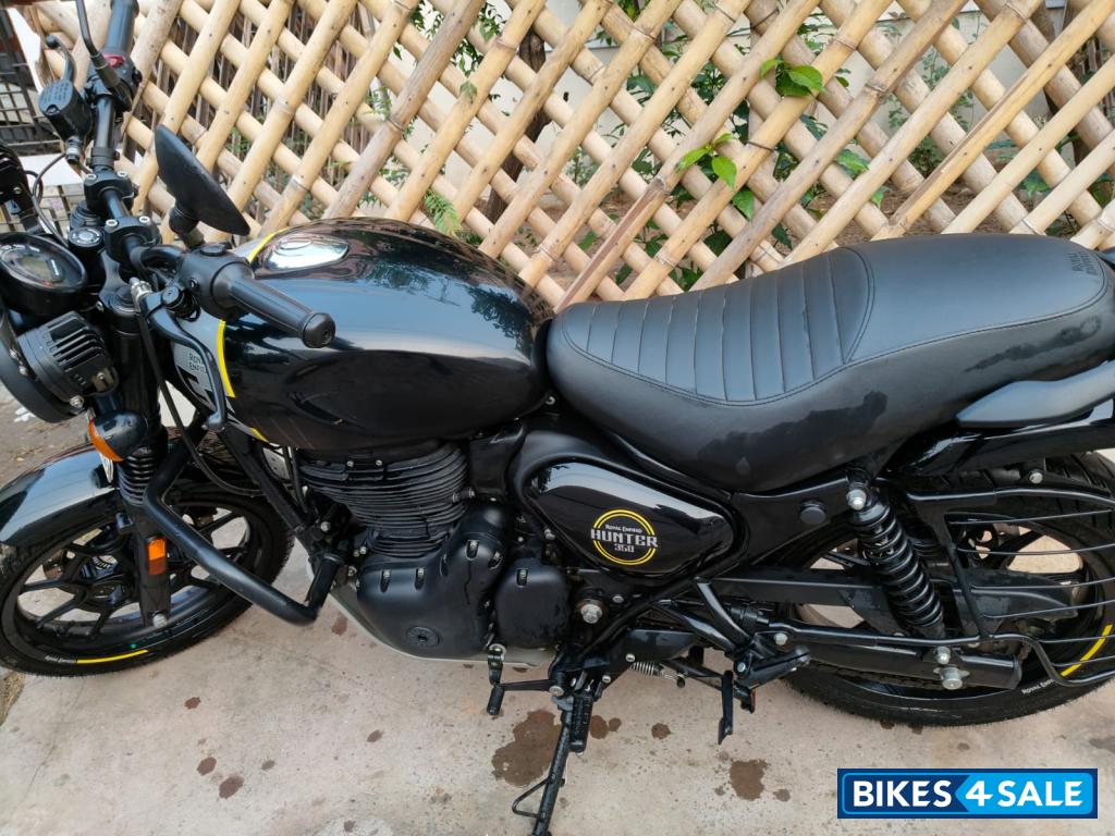 Black Royal Enfield Hunter 350 Metro Black Royal Enfield Hunter 350 Metro