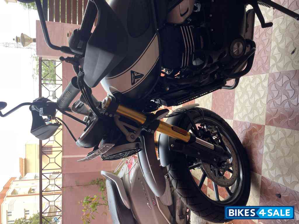 Triumph Scrambler 400 X