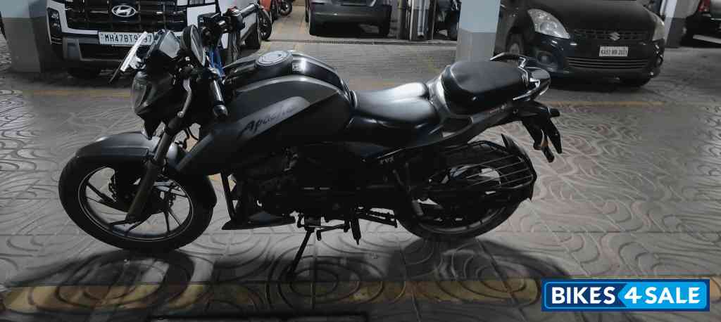 TVS Apache RTR 200 4V