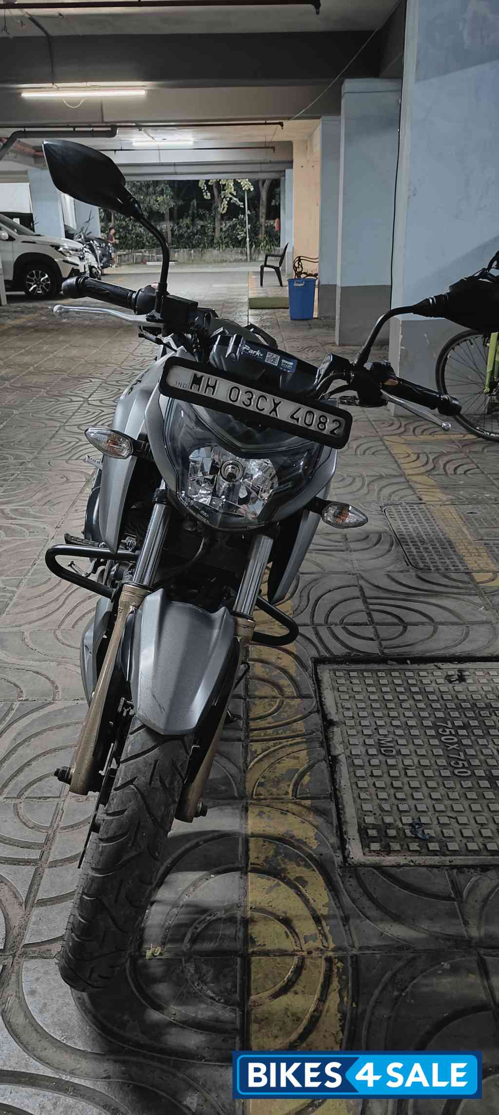 TVS Apache RTR 200 4V TVS Apache RTR 200 4V