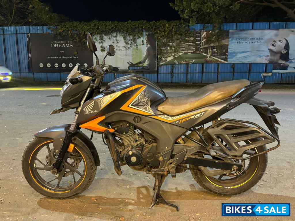 Matt Black Grey Honda CB Hornet 160R