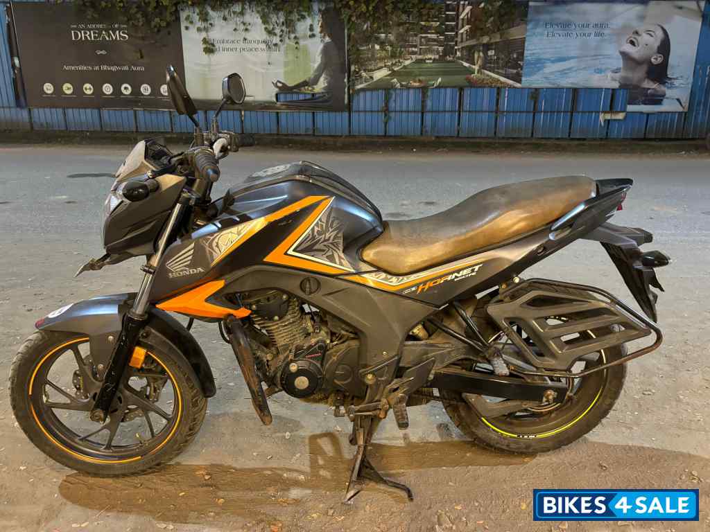 Matt Black Grey Honda CB Hornet 160R