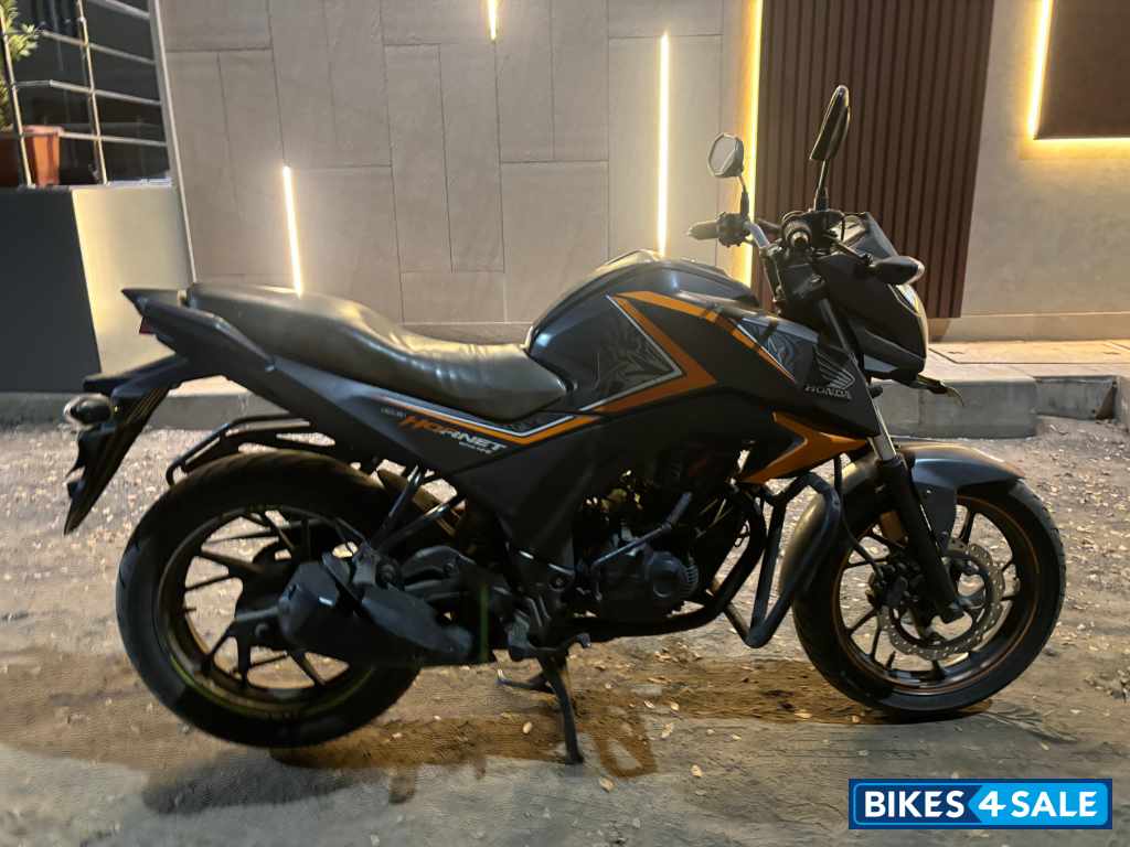 Matt Black Grey Honda CB Hornet 160R