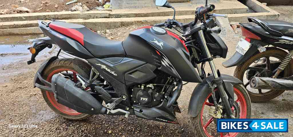 TVS Apache RTR 160 4V 2024