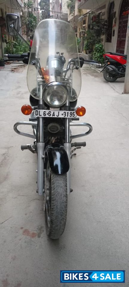 Bajaj Avenger 200 DTS-i