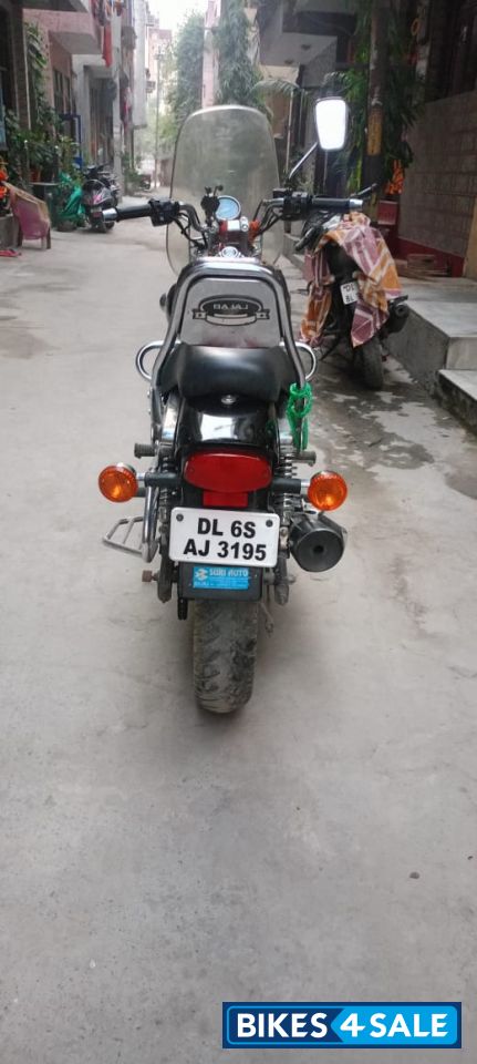 Bajaj Avenger 200 DTS-i