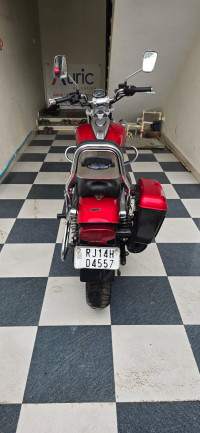 Red Bajaj Avenger 220 DTS-i