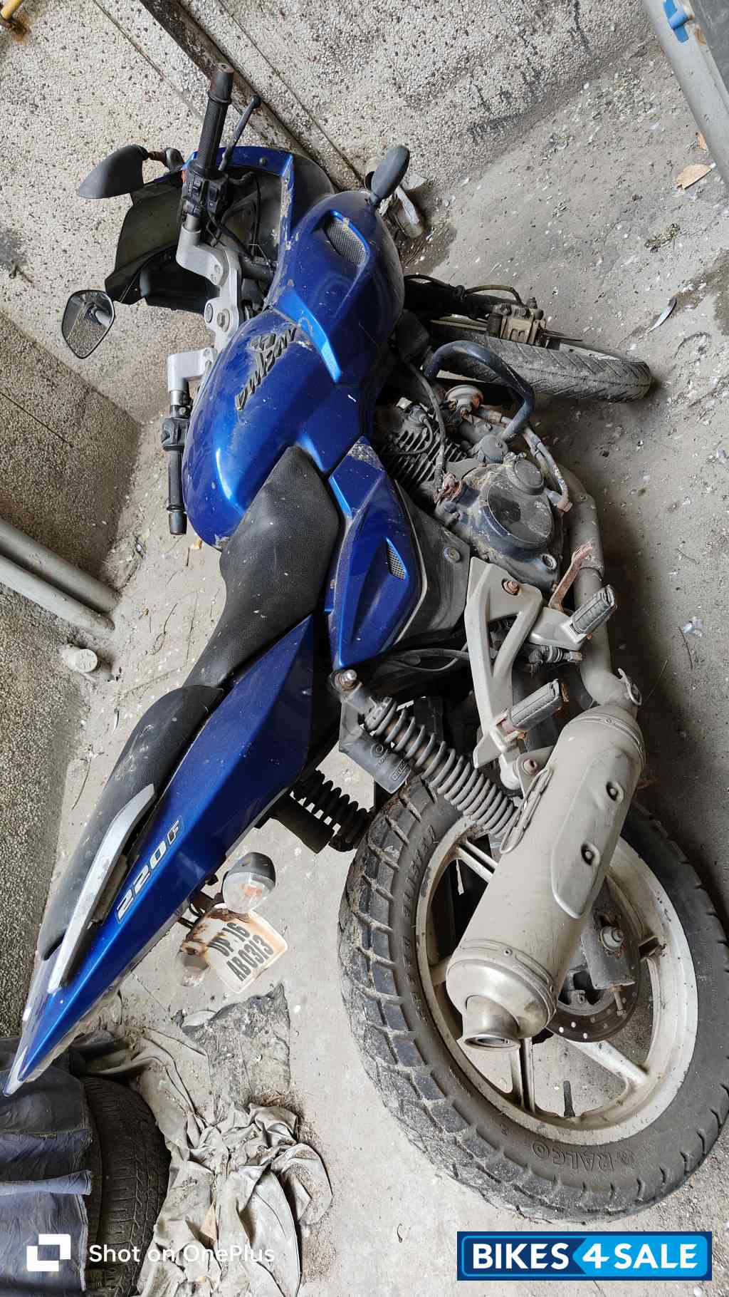 Bajaj Pulsar 220F