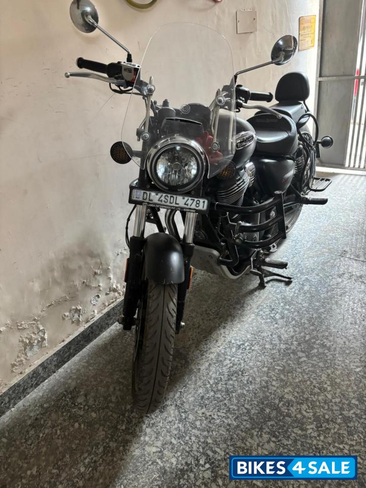 Matt Black Royal Enfield Meteor 350 Stellar