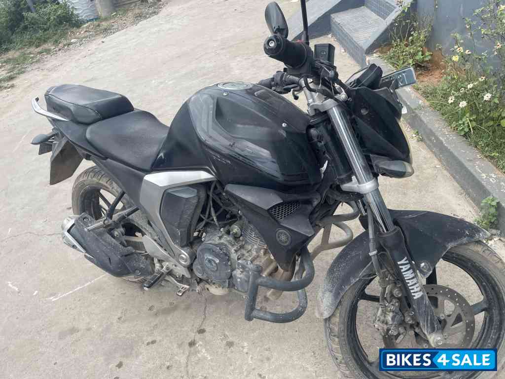 Yamaha FZ FI V2