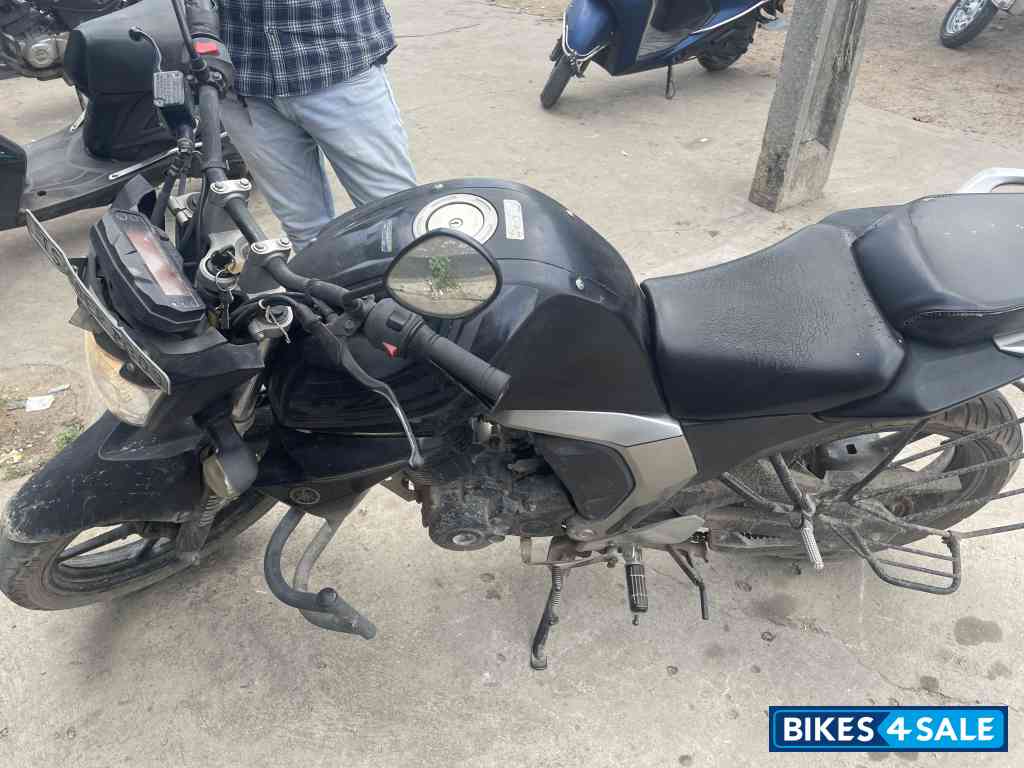 Yamaha FZ FI V2