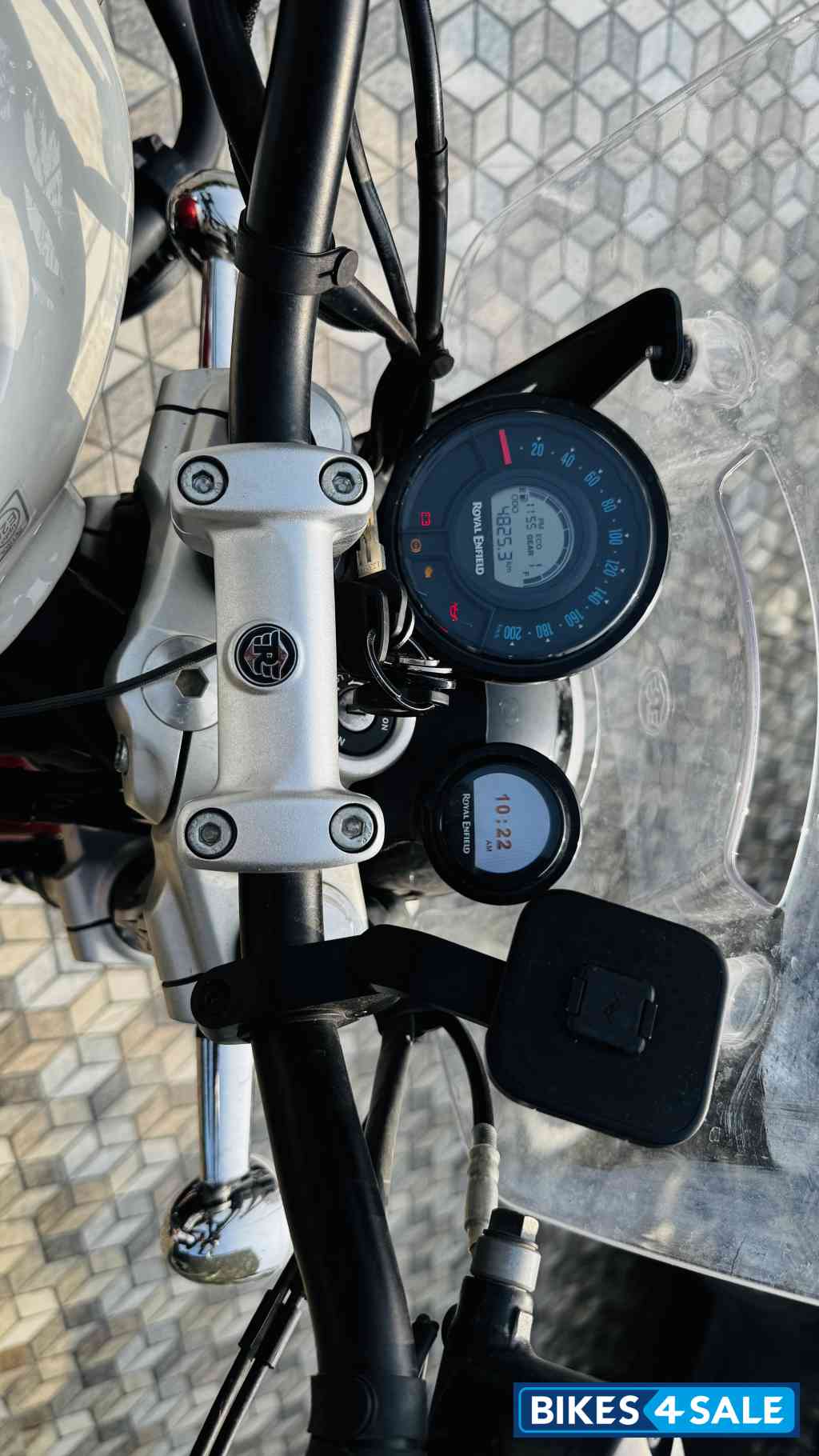 Celestial Red Royal Enfield Super Meteor 650