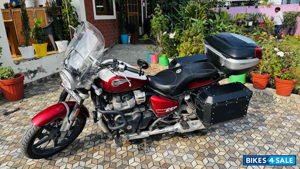 Celestial Red Royal Enfield Super Meteor 650