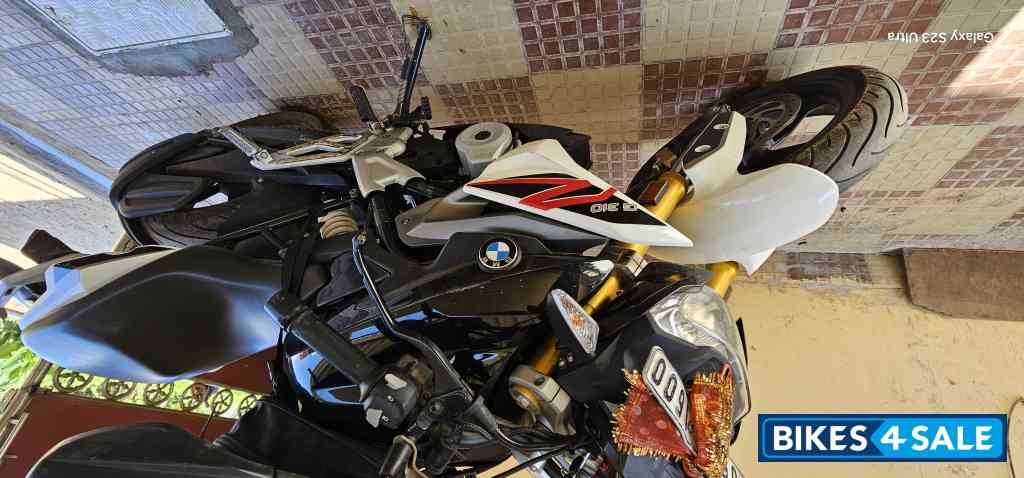 BMW G 310 R