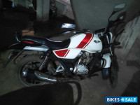 Bajaj V15