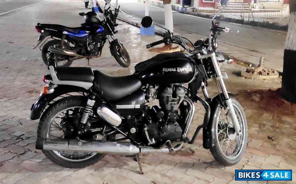 Black Royal Enfield Thunderbird TwinSpark 350