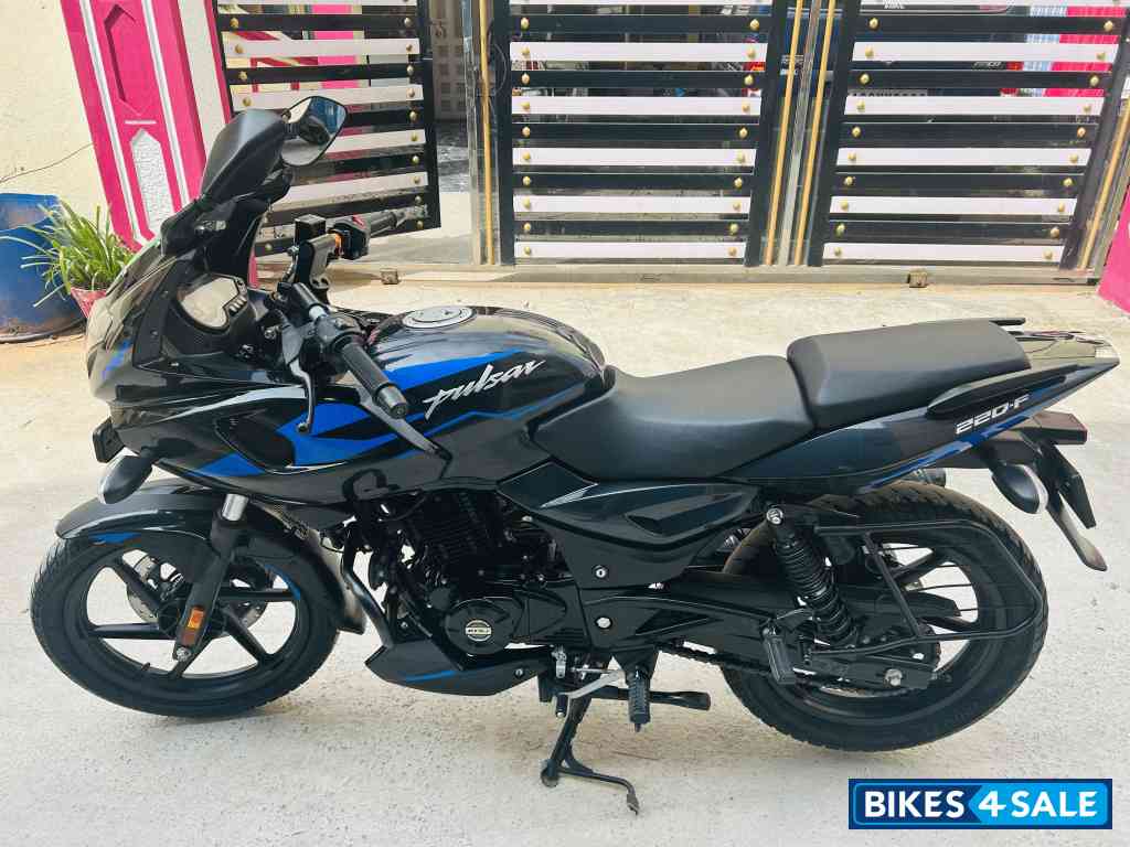 Bajaj Pulsar 220F BS6