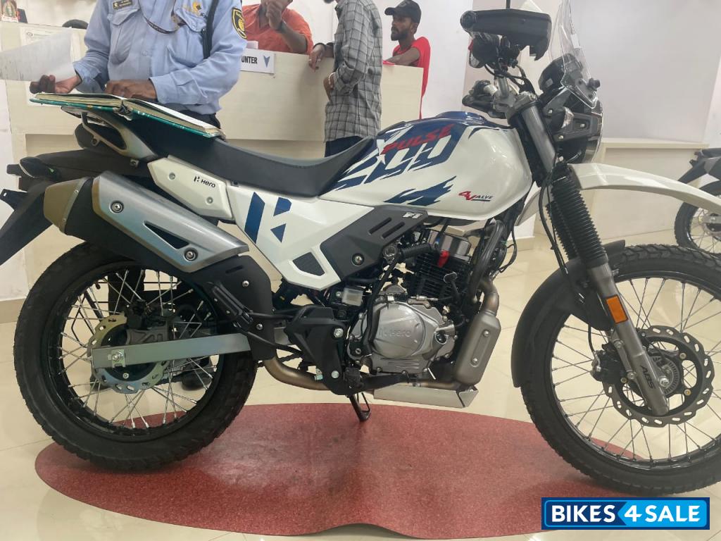 White And Blue Hero Xpulse 200 4V