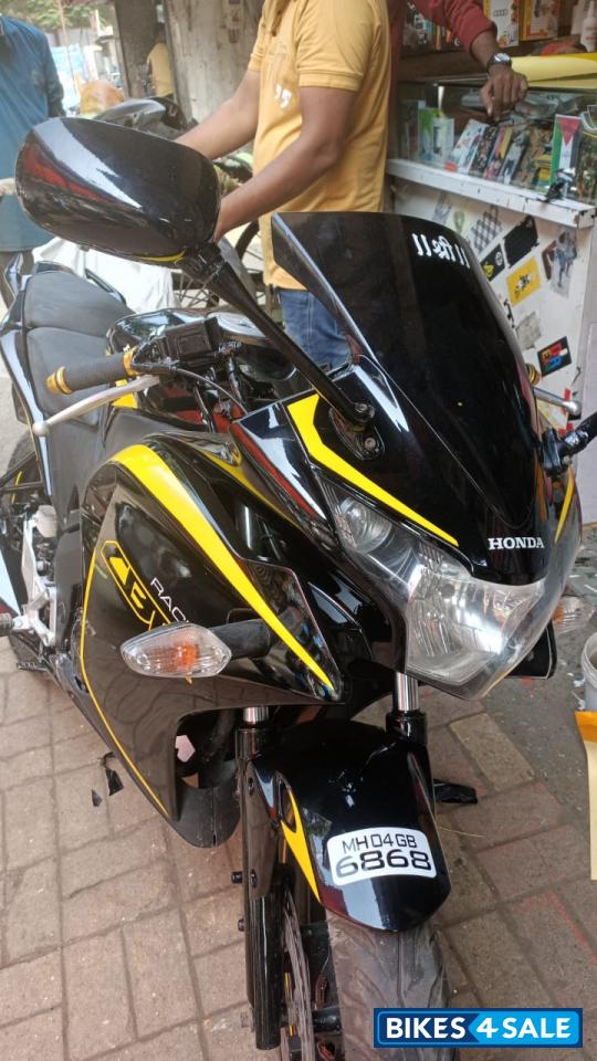 Black Honda CBR 150R