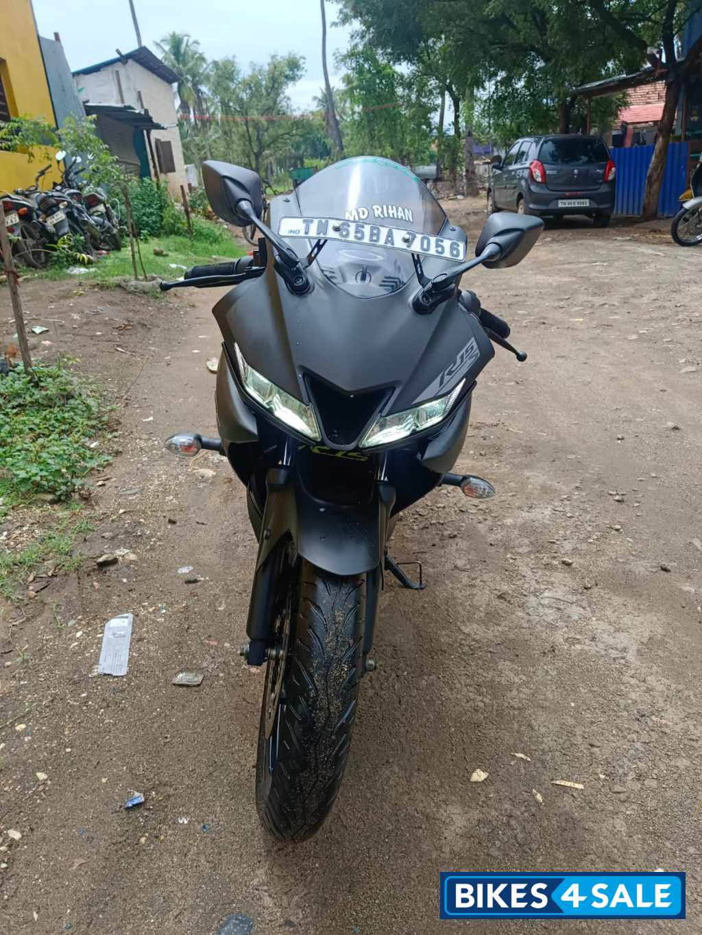 Black Yamaha YZF R15 S Black Yamaha YZF R15 S