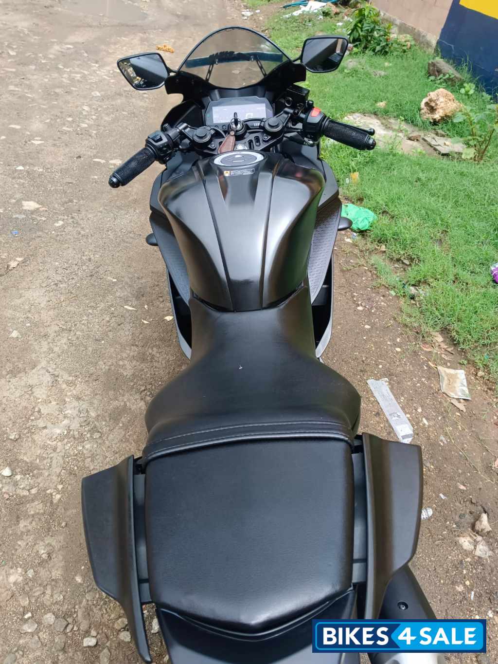 Black Yamaha YZF R15 S Black Yamaha YZF R15 S