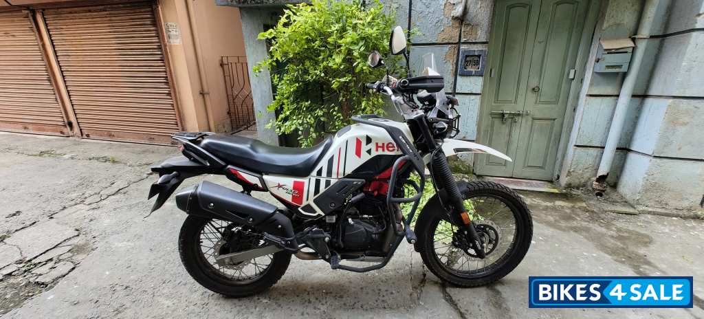 Pearl Fadeless White Hero Xpulse 200 4V Pro