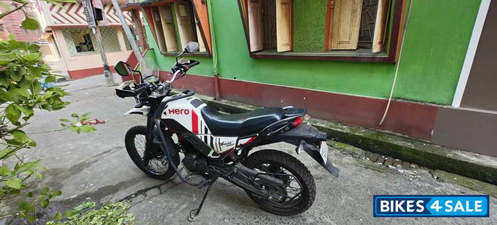 Pearl Fadeless White Hero Xpulse 200 4V Pro