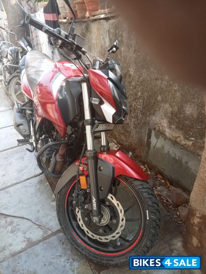 Red And White Hero Xtreme 160R