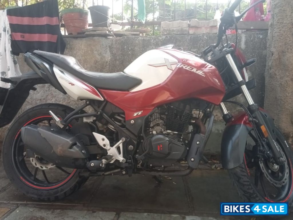 Red And White Hero Xtreme 160R
