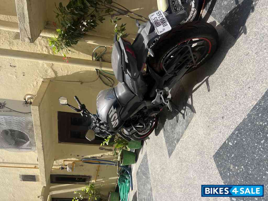 Bajaj Dominar 400 ABS BS6
