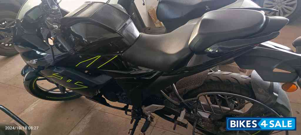 Black Suzuki Gixxer SF BS6
