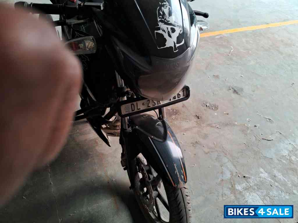 Black TVS Apache RTR 160