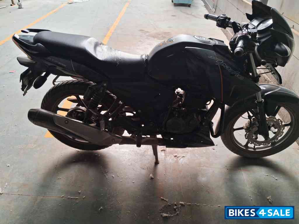 Black TVS Apache RTR 160
