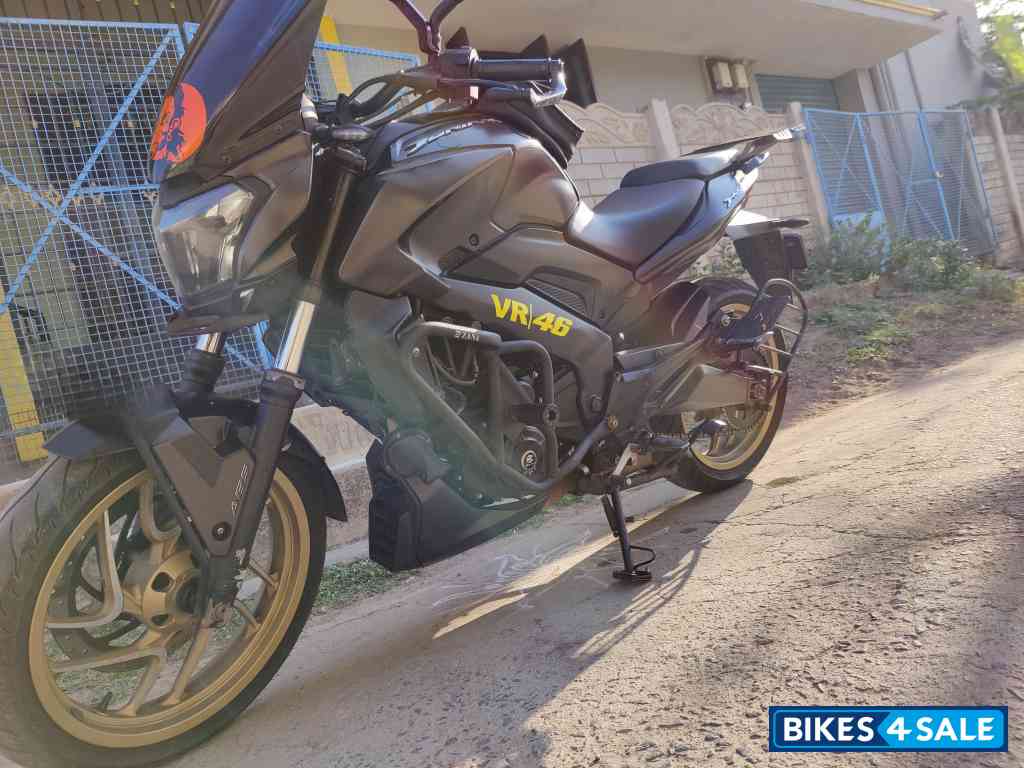 Grey Black Bajaj Dominar 400