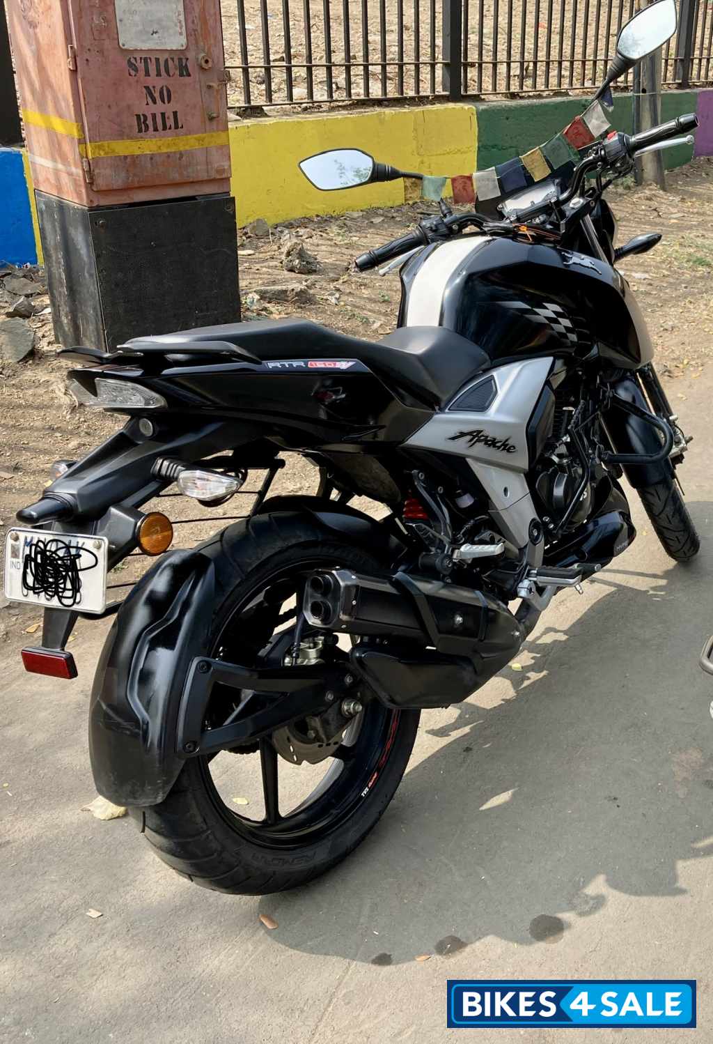 Black TVS Apache RTR 160 4V BS6