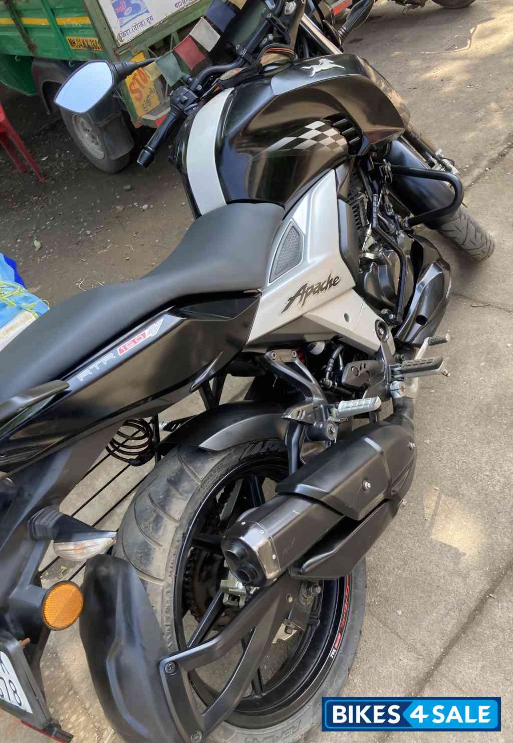 Black TVS Apache RTR 160 4V BS6