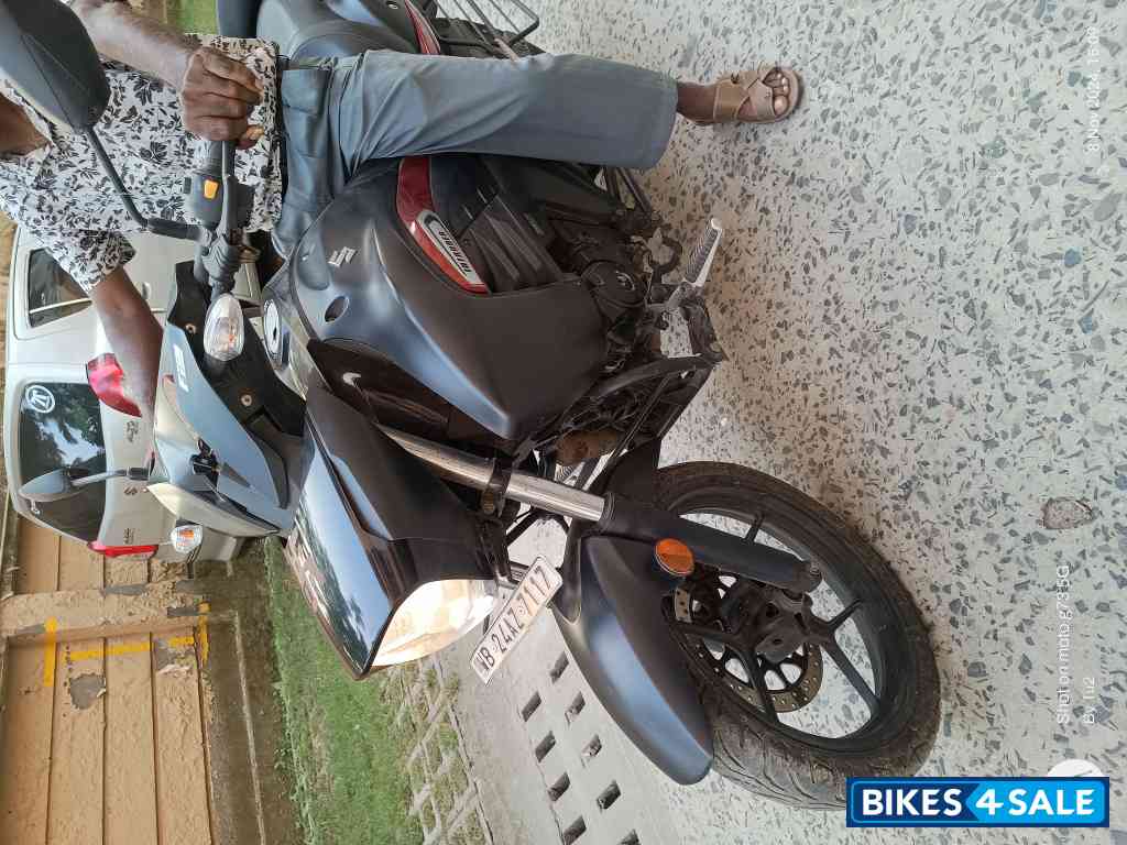Dark Gray Suzuki Intruder 150 FI