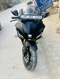 Black Yamaha R15 V4