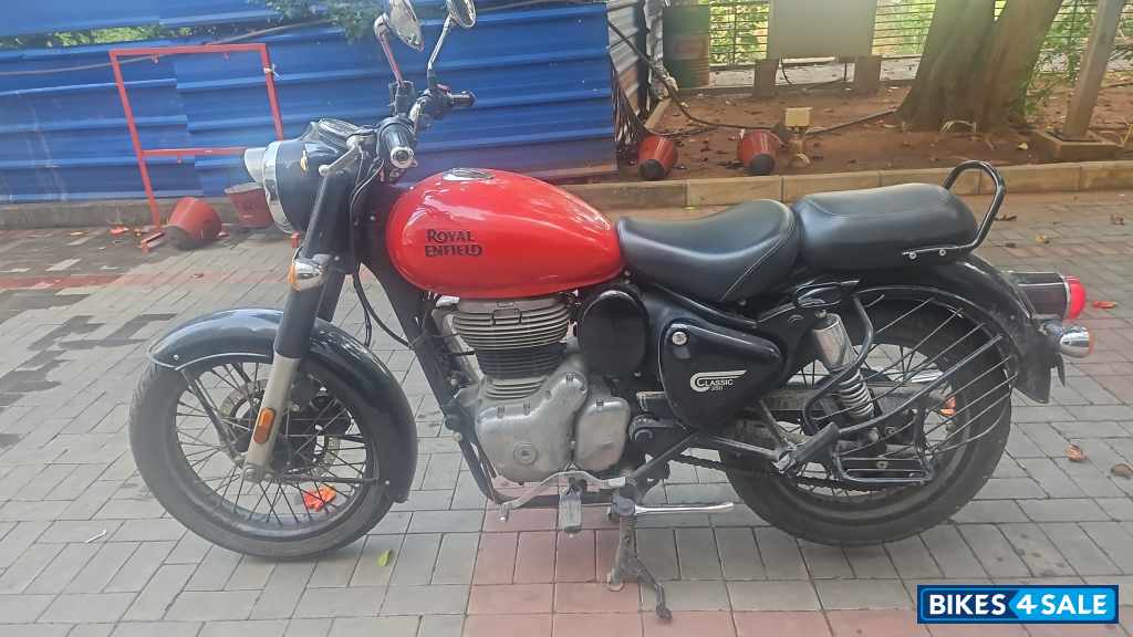 Royal Enfield Classic 350 Redditch Red