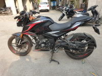 Black Bajaj Pulsar N250 2024
