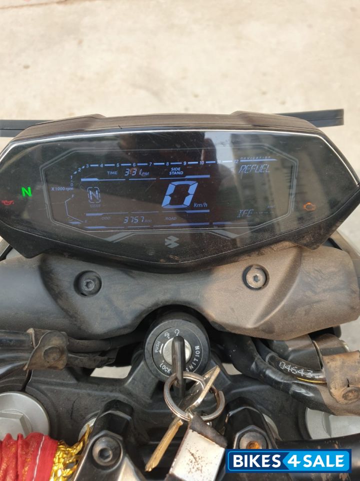 Black Bajaj Pulsar N250 2024