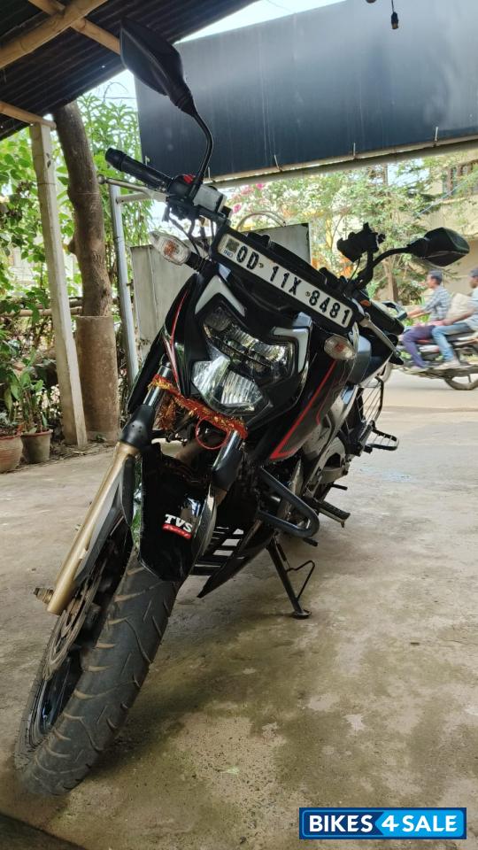 Black TVS Apache RTR 200 4V