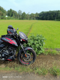 Sparkle Black Red Bajaj Pulsar P150 Single Disc Single Seat