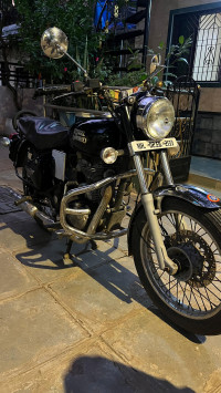 Black Royal Enfield Bullet Electra Twinspark