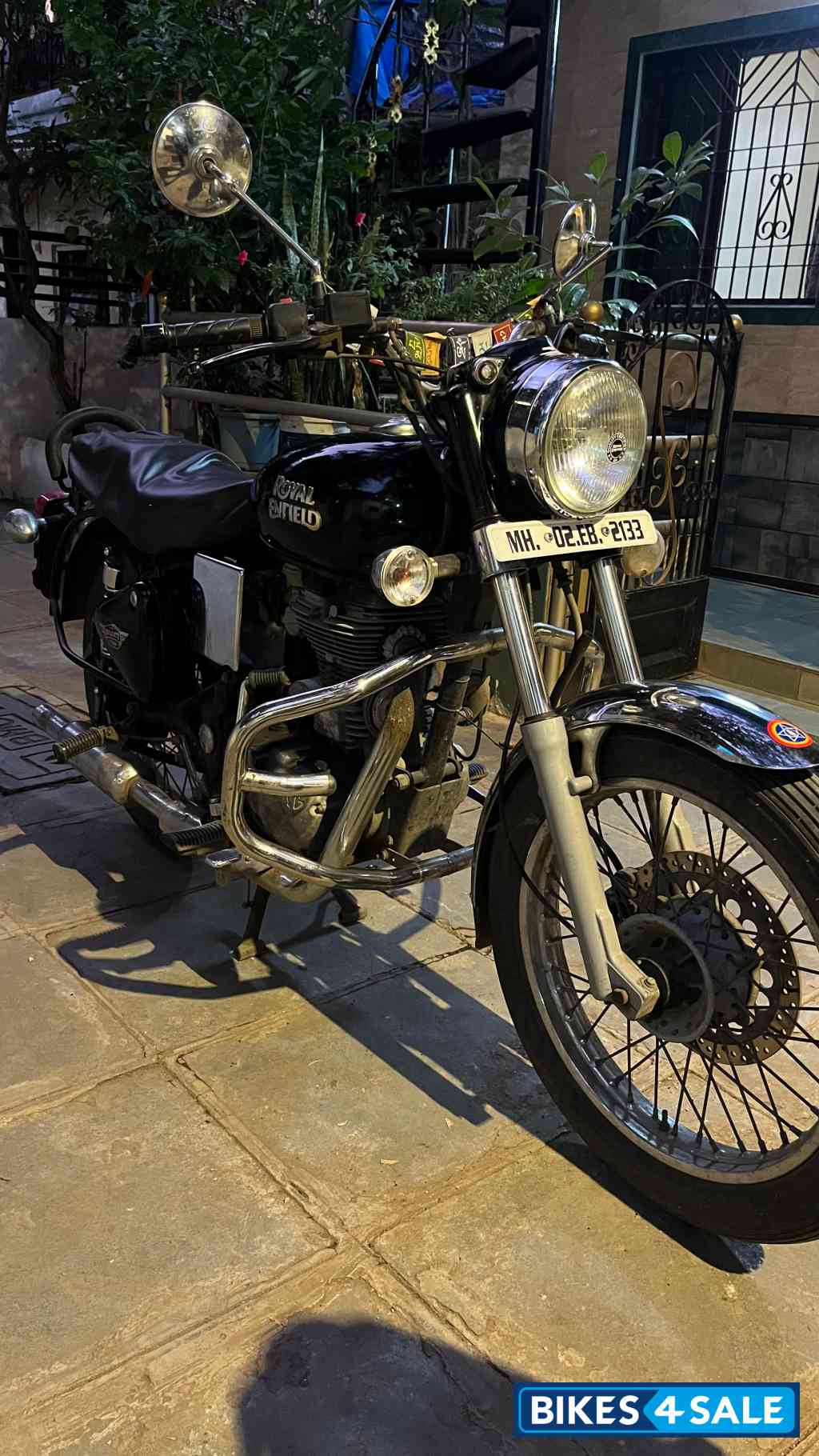 Black Royal Enfield Bullet Electra Twinspark