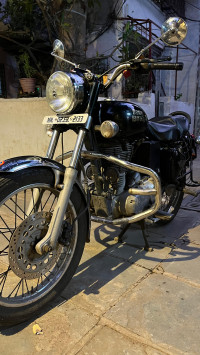 Black Royal Enfield Bullet Electra Twinspark